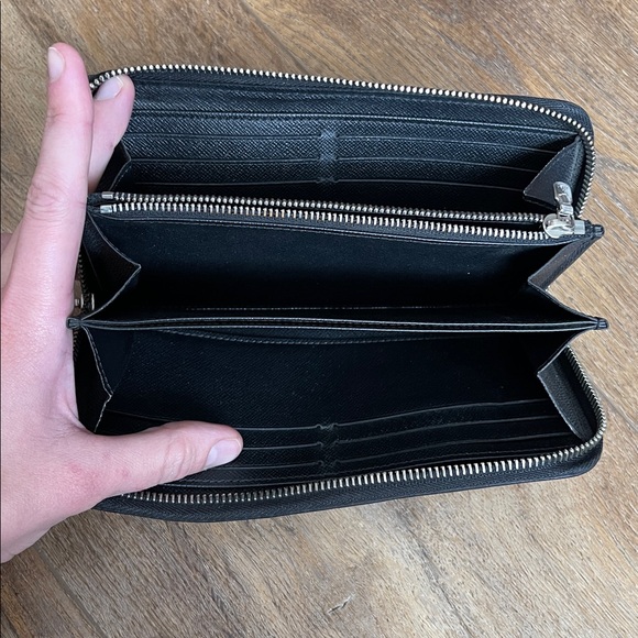 Louis Vuitton EPI Wallet - Picture 8 of 10